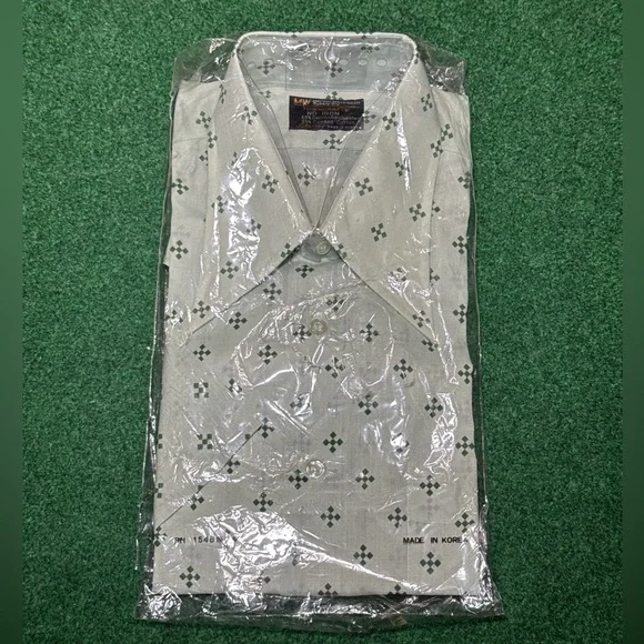 Vintage White and green Casual Button Down Shirt - Picture 2 of 5